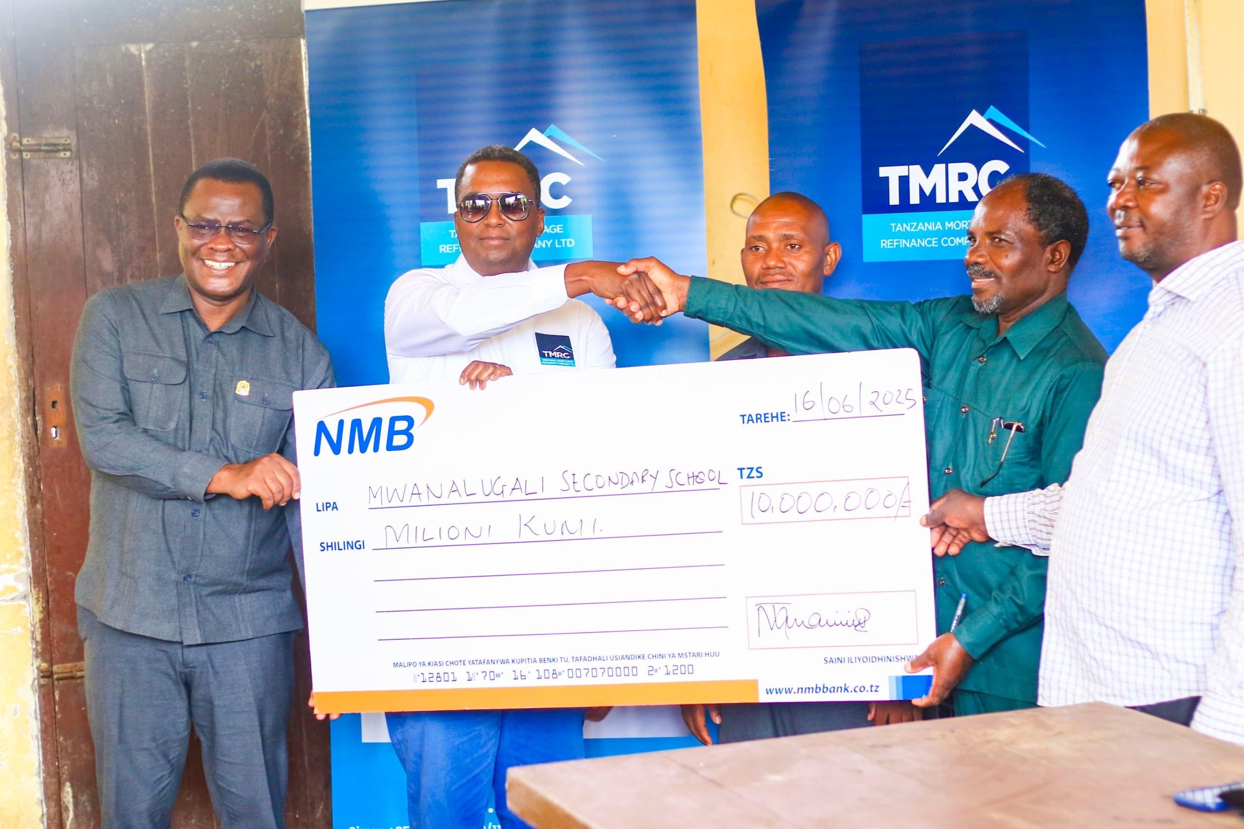 SYK Foundation Yaunga Mkono Elimu Kibaha Kupitia Ziara ya Uongozi na Msaada wa Maendeleo Shuleni